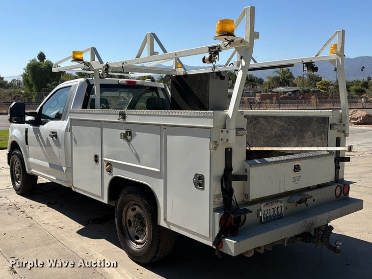 image for item FI2060 2022 Ford F250 utility bed pickup truck