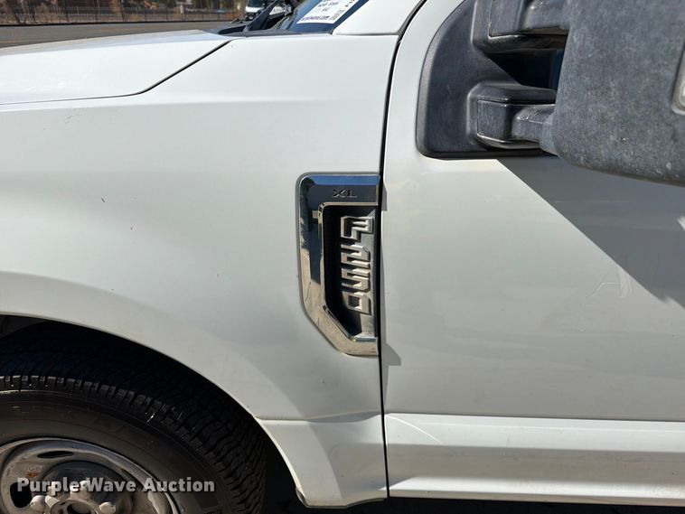 image for item FI2060 2022 Ford F250 utility bed pickup truck