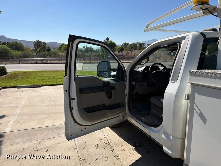 image for item FI2060 2022 Ford F250 utility bed pickup truck