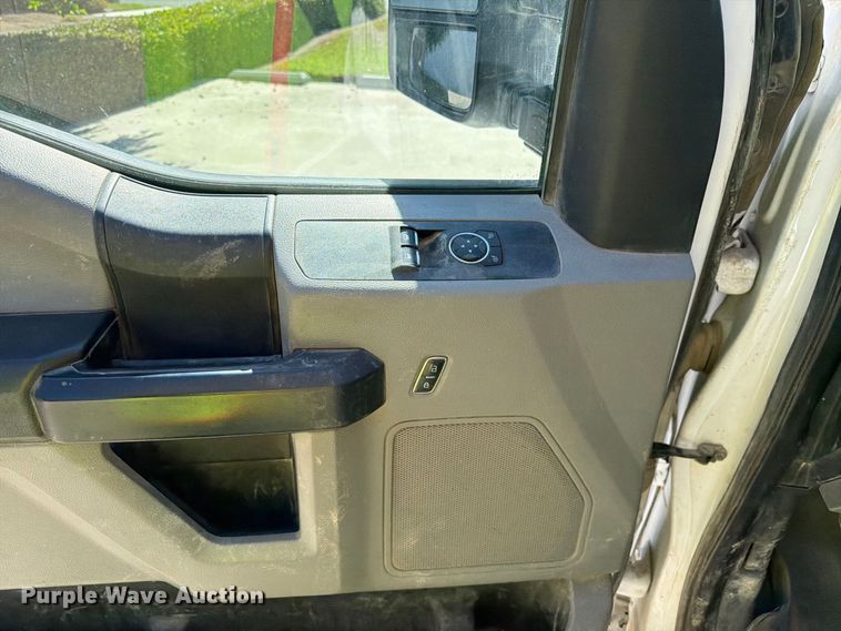 image for item FI2060 2022 Ford F250 utility bed pickup truck
