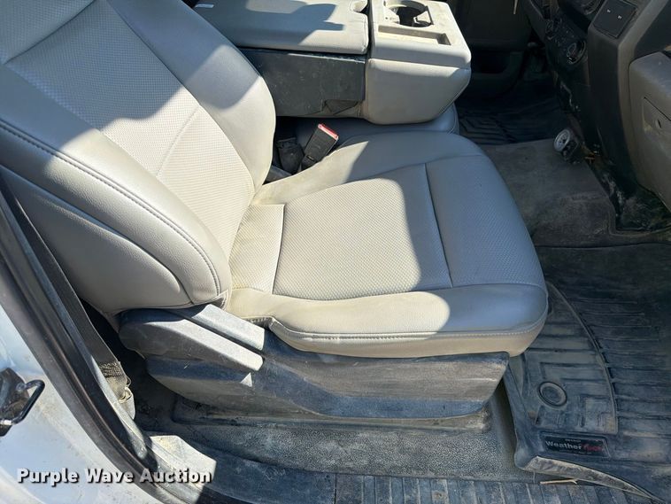 image for item FI2060 2022 Ford F250 utility bed pickup truck