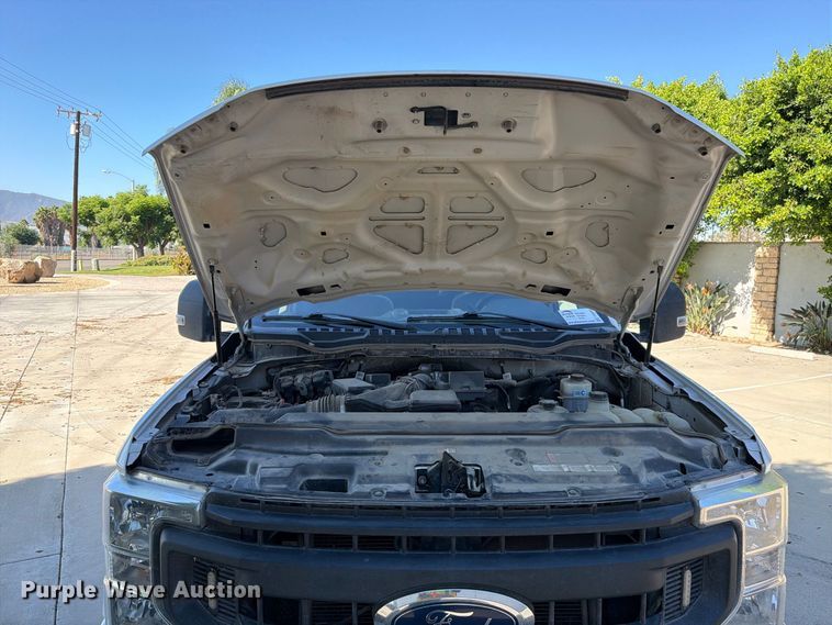 image for item FI2060 2022 Ford F250 utility bed pickup truck