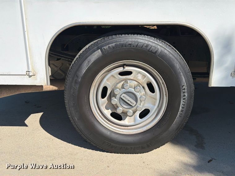 image for item FI2060 2022 Ford F250 utility bed pickup truck