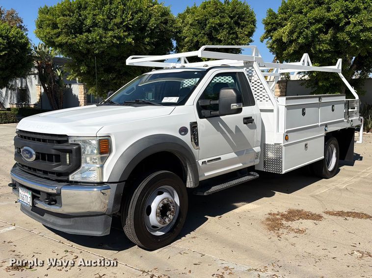 image for item FI2061 2022 Ford F450 Super Duty flatbed truck