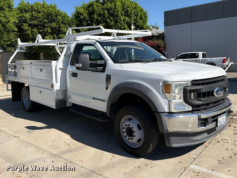image for item FI2061 2022 Ford F450 Super Duty flatbed truck