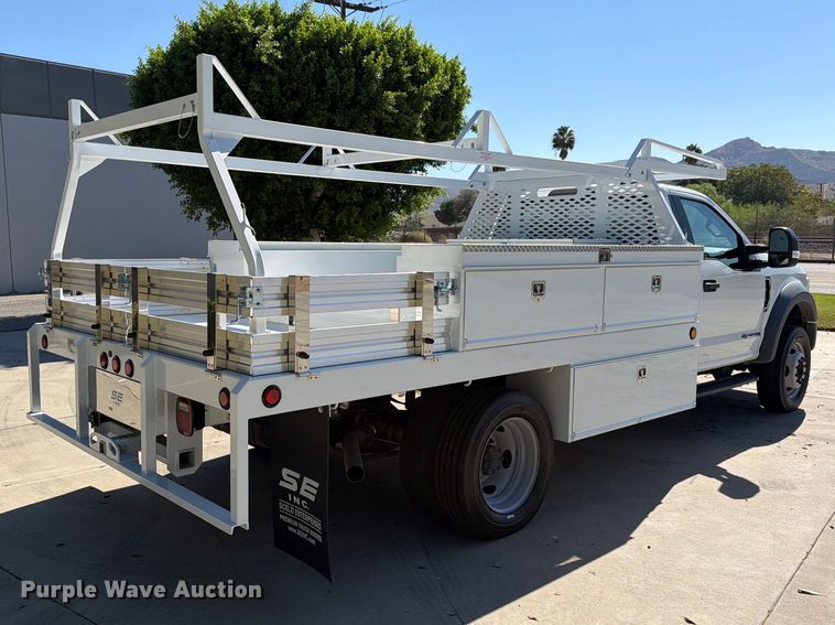 image for item FI2061 2022 Ford F450 Super Duty flatbed truck