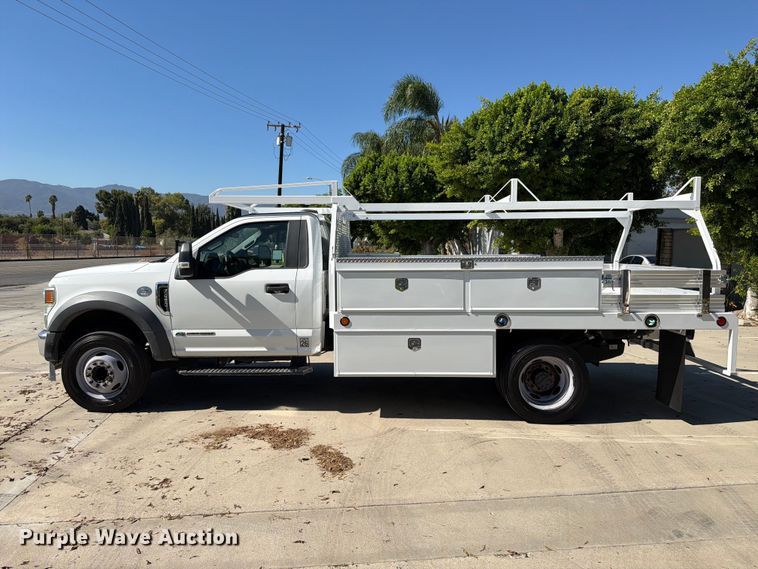 image for item FI2061 2022 Ford F450 Super Duty flatbed truck
