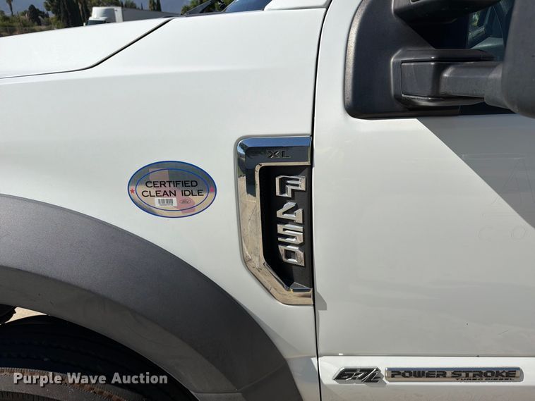 image for item FI2061 2022 Ford F450 Super Duty flatbed truck