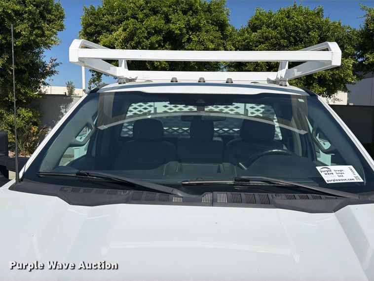 image for item FI2061 2022 Ford F450 Super Duty flatbed truck
