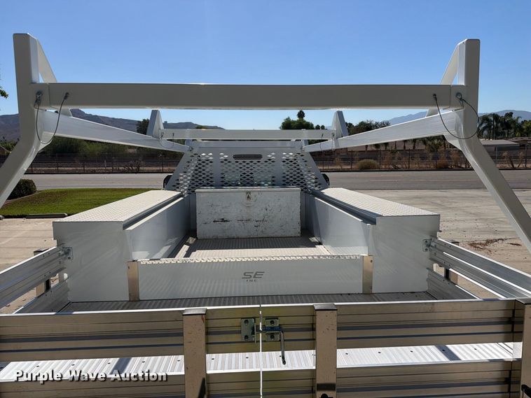 image for item FI2061 2022 Ford F450 Super Duty flatbed truck