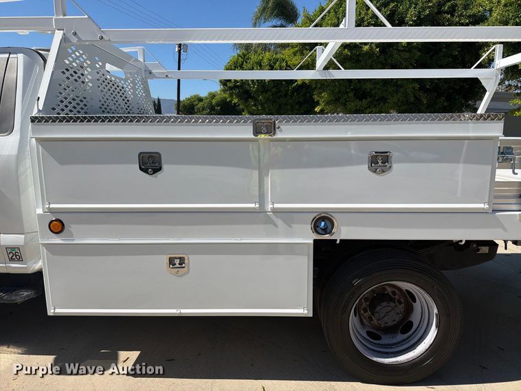 image for item FI2061 2022 Ford F450 Super Duty flatbed truck