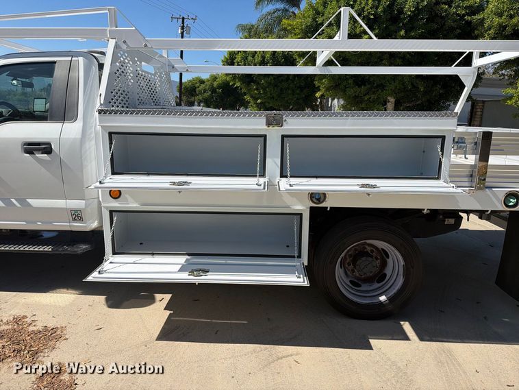 image for item FI2061 2022 Ford F450 Super Duty flatbed truck