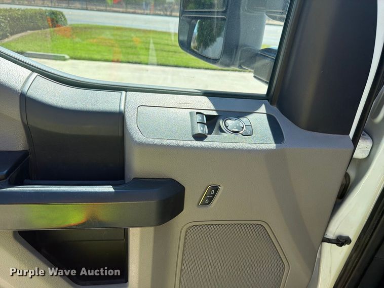 image for item FI2061 2022 Ford F450 Super Duty flatbed truck