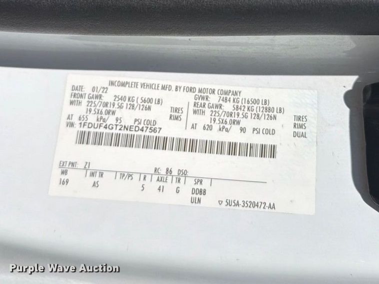 image for item FI2061 2022 Ford F450 Super Duty flatbed truck