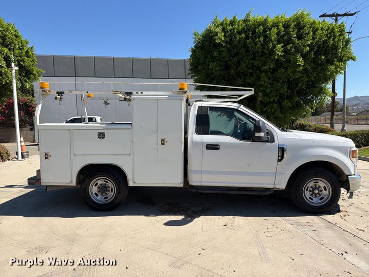 image for item FI2062 2020 Ford F250 Super Duty utility bed pickup truck