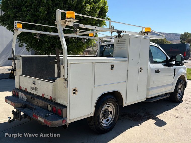 image for item FI2062 2020 Ford F250 Super Duty utility bed pickup truck