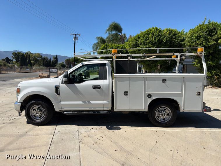 image for item FI2062 2020 Ford F250 Super Duty utility bed pickup truck