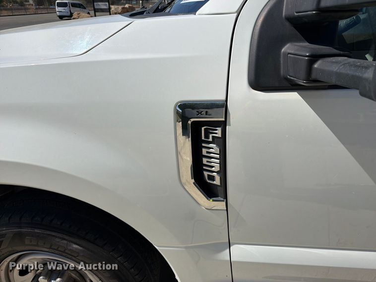 image for item FI2062 2020 Ford F250 Super Duty utility bed pickup truck