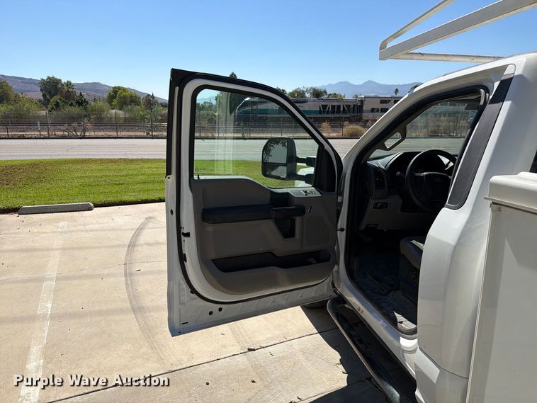 image for item FI2062 2020 Ford F250 Super Duty utility bed pickup truck