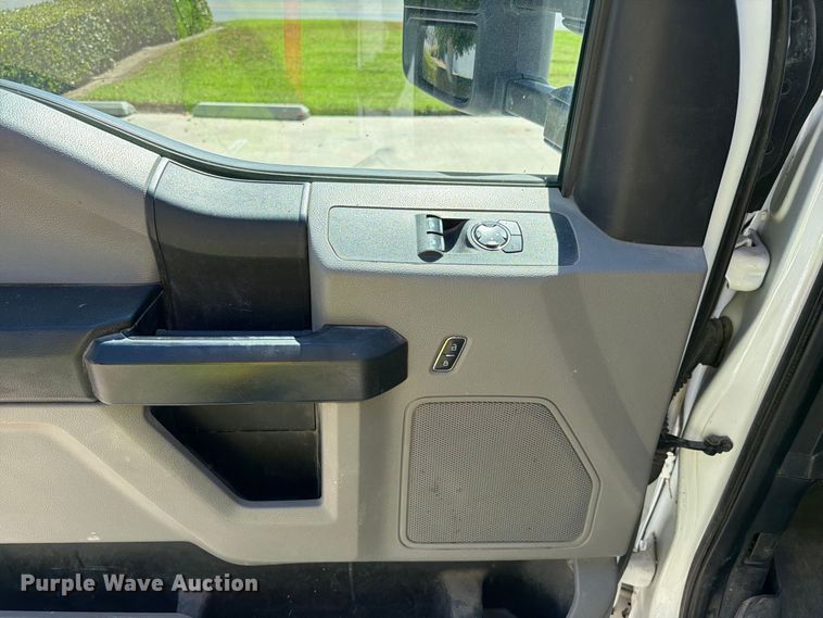 image for item FI2062 2020 Ford F250 Super Duty utility bed pickup truck