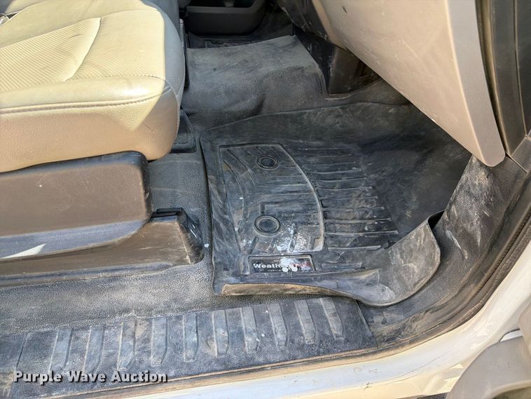 image for item FI2062 2020 Ford F250 Super Duty utility bed pickup truck