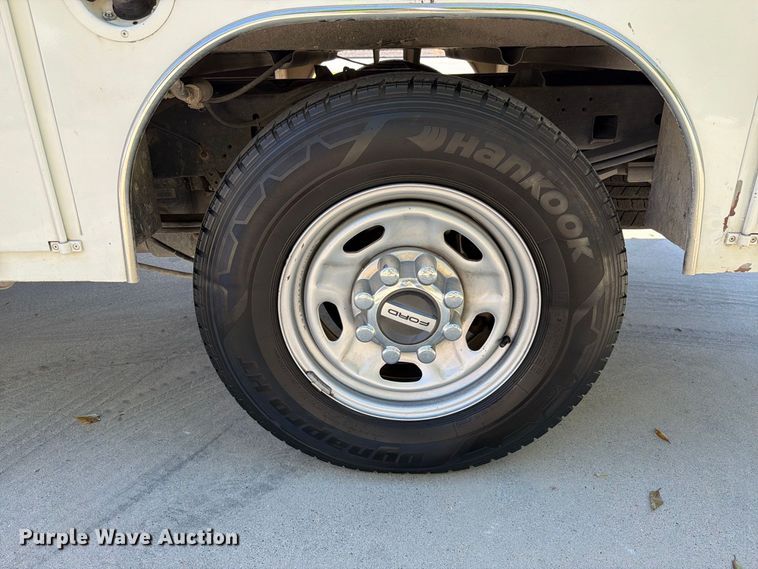 image for item FI2062 2020 Ford F250 Super Duty utility bed pickup truck