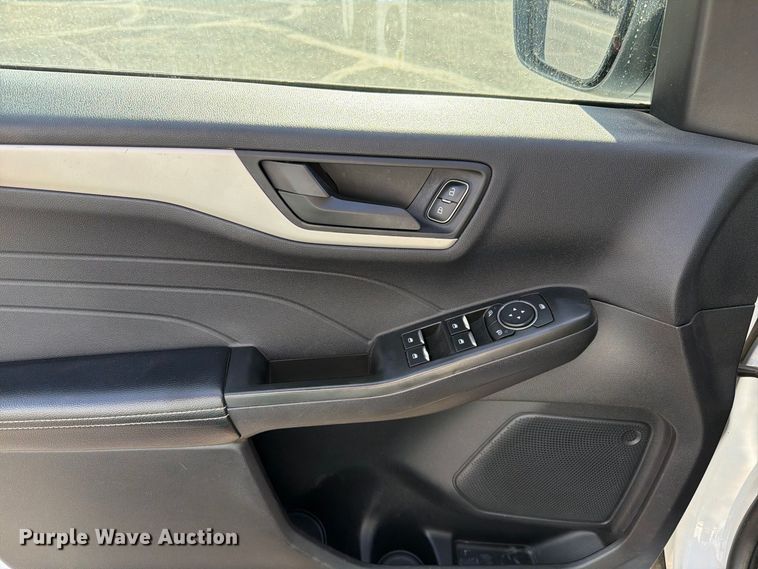 image for item FI2074 2022 Ford Escape SE SUV