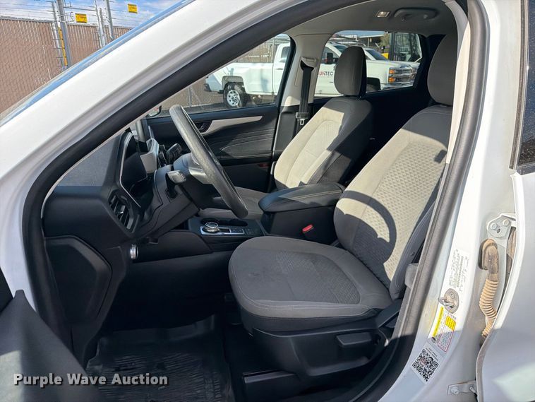 image for item FI2074 2022 Ford Escape SE SUV