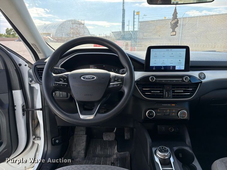image for item FI2074 2022 Ford Escape SE SUV