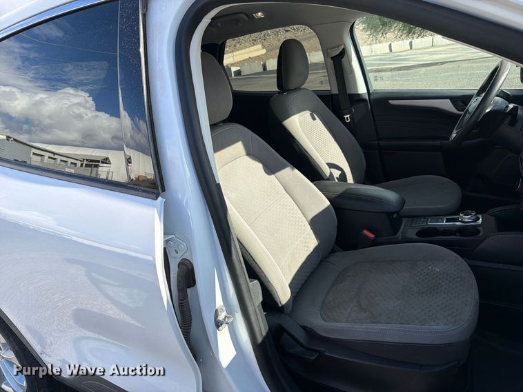 image for item FI2074 2022 Ford Escape SE SUV