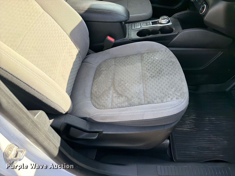 image for item FI2074 2022 Ford Escape SE SUV