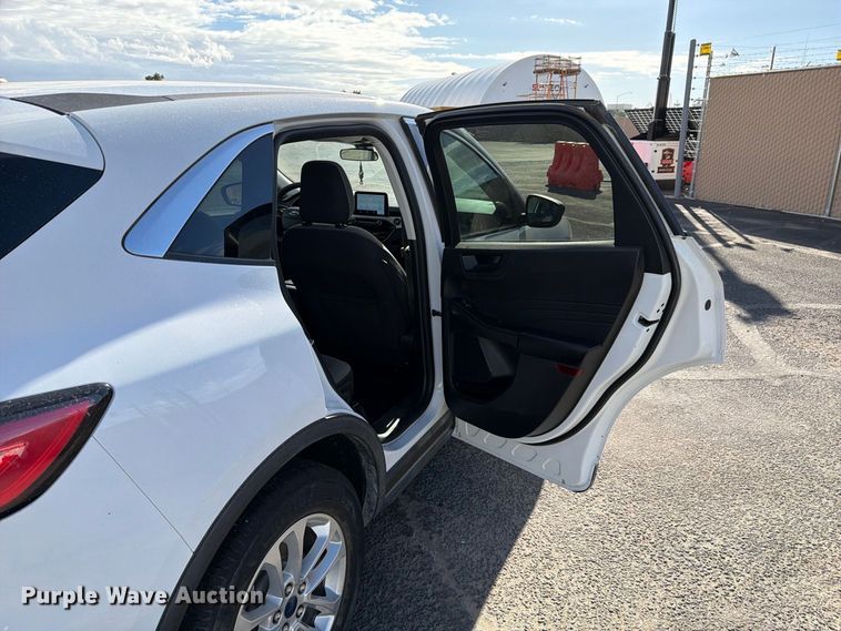 image for item FI2074 2022 Ford Escape SE SUV