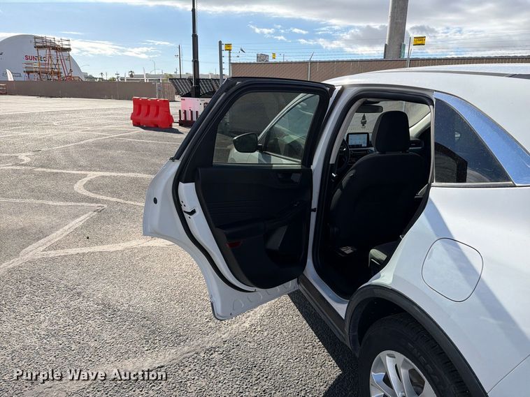 image for item FI2074 2022 Ford Escape SE SUV