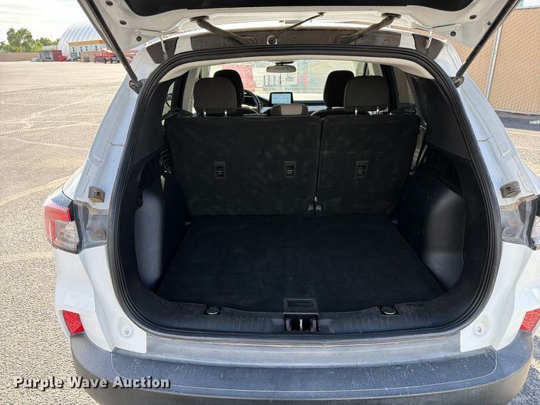 image for item FI2074 2022 Ford Escape SE SUV
