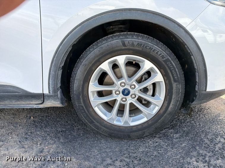 image for item FI2074 2022 Ford Escape SE SUV