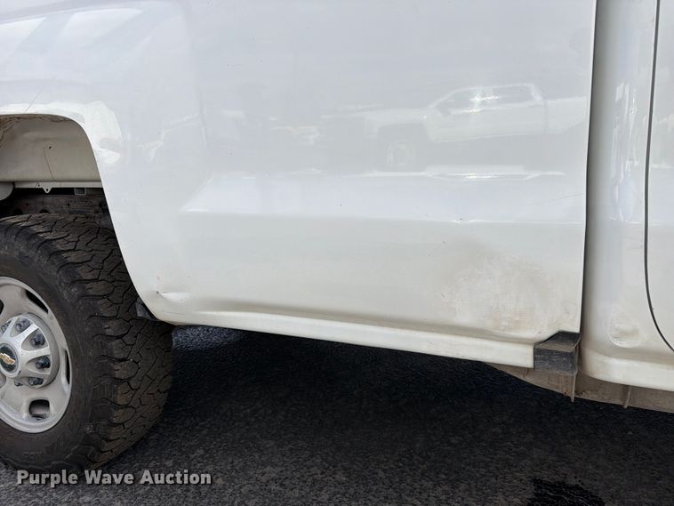 image for item FI2075 2019 Chevrolet Silverado 2500HD Ext. Cab pickup truck
