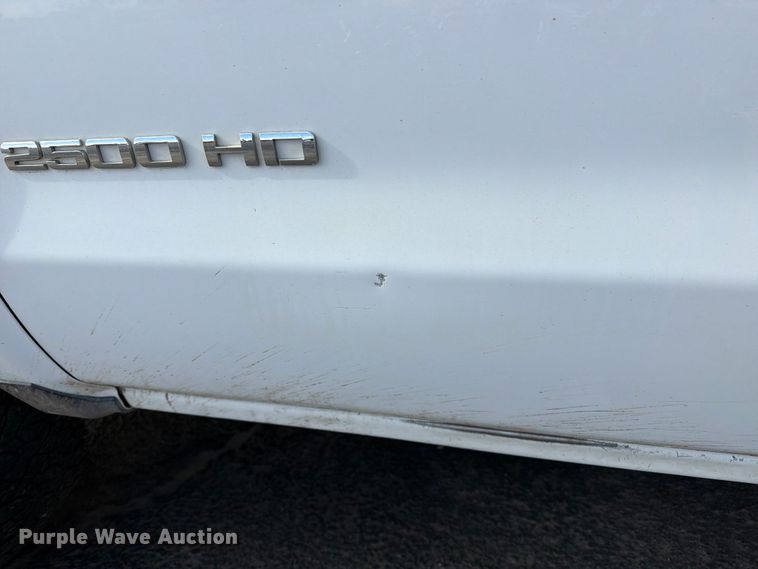 image for item FI2075 2019 Chevrolet Silverado 2500HD Ext. Cab pickup truck