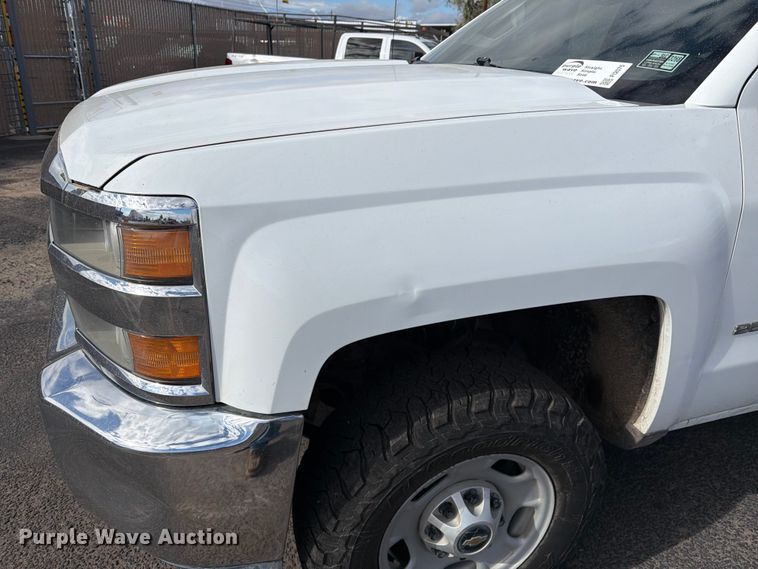 image for item FI2075 2019 Chevrolet Silverado 2500HD Ext. Cab pickup truck