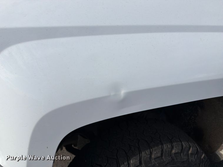 image for item FI2075 2019 Chevrolet Silverado 2500HD Ext. Cab pickup truck