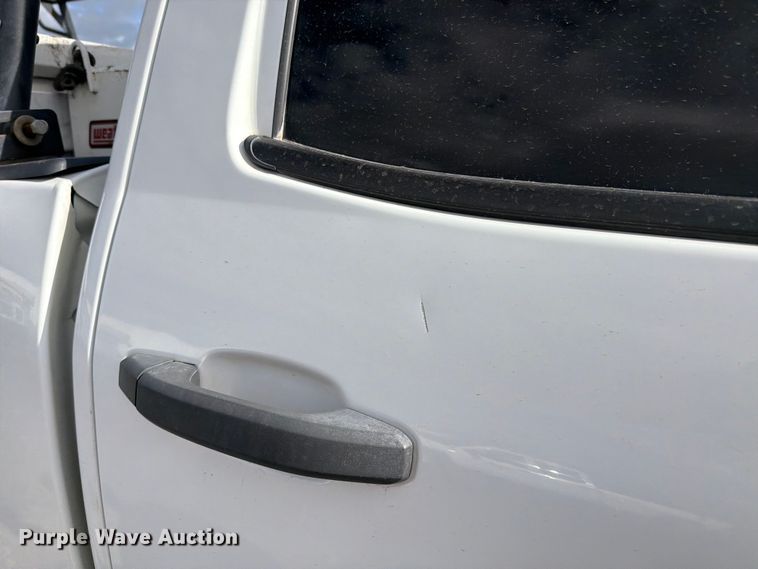 image for item FI2075 2019 Chevrolet Silverado 2500HD Ext. Cab pickup truck