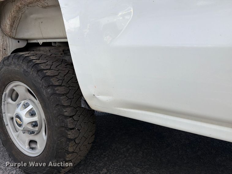 image for item FI2075 2019 Chevrolet Silverado 2500HD Ext. Cab pickup truck