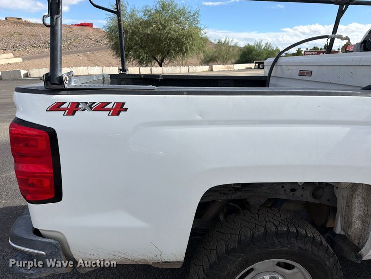 image for item FI2075 2019 Chevrolet Silverado 2500HD Ext. Cab pickup truck