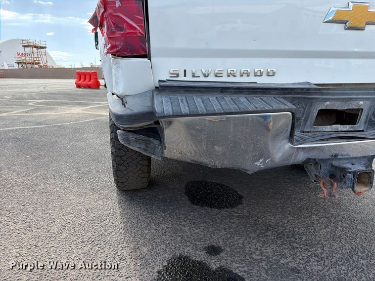 image for item FI2075 2019 Chevrolet Silverado 2500HD Ext. Cab pickup truck