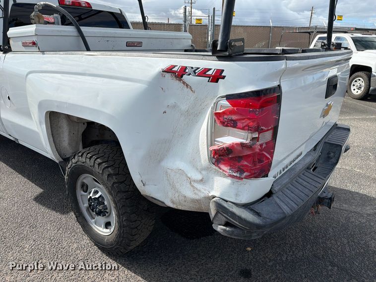 image for item FI2075 2019 Chevrolet Silverado 2500HD Ext. Cab pickup truck
