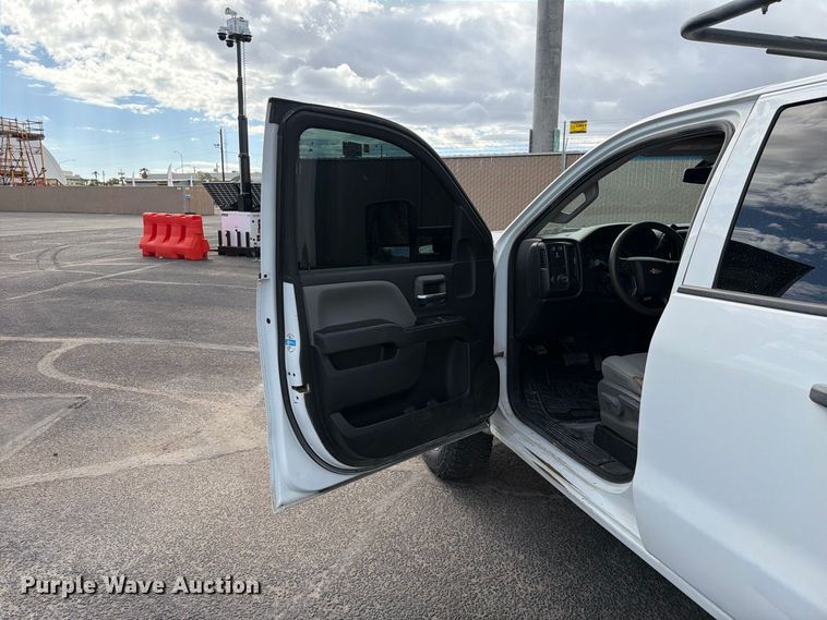 image for item FI2075 2019 Chevrolet Silverado 2500HD Ext. Cab pickup truck