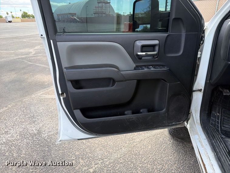 image for item FI2075 2019 Chevrolet Silverado 2500HD Ext. Cab pickup truck