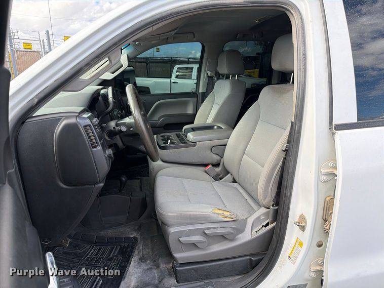 image for item FI2075 2019 Chevrolet Silverado 2500HD Ext. Cab pickup truck