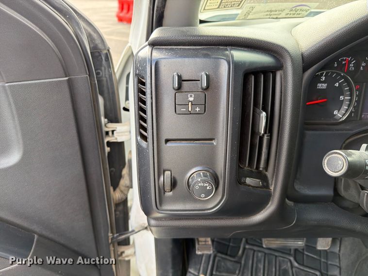 image for item FI2075 2019 Chevrolet Silverado 2500HD Ext. Cab pickup truck