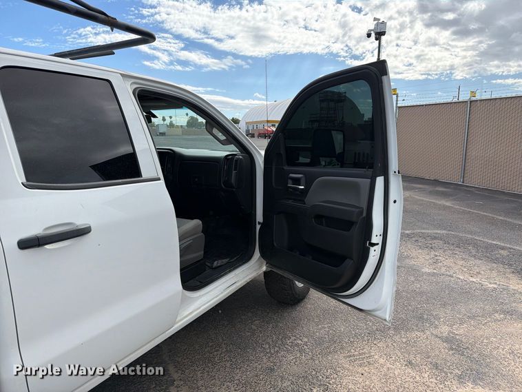 image for item FI2075 2019 Chevrolet Silverado 2500HD Ext. Cab pickup truck