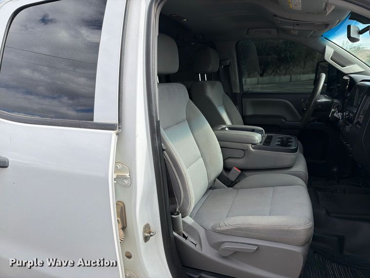 image for item FI2075 2019 Chevrolet Silverado 2500HD Ext. Cab pickup truck